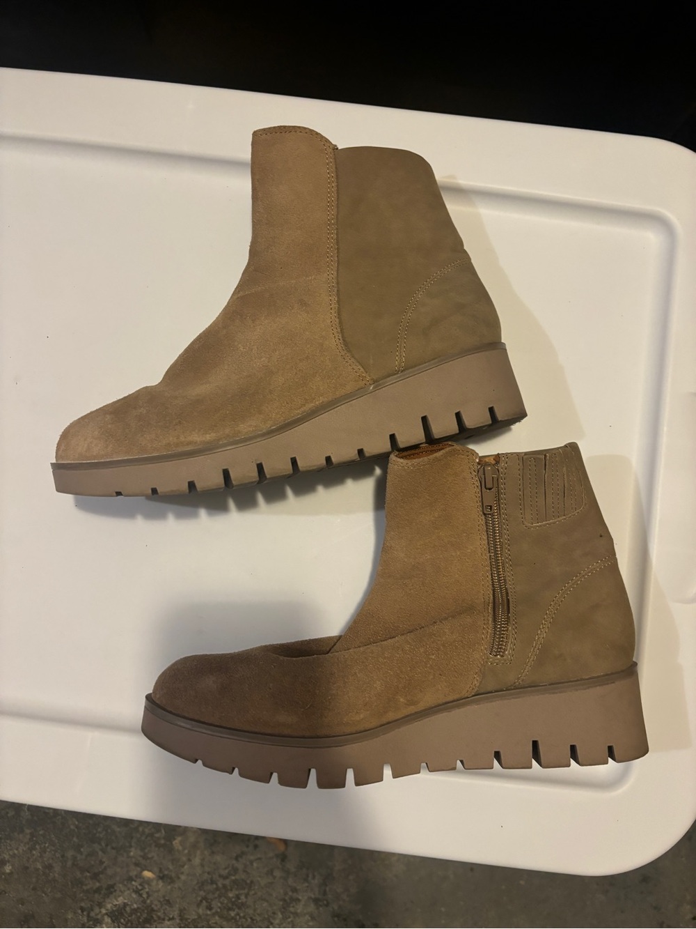 Rockport Women’s US 7.5 Taupe Suede Chunky Ankle Boots